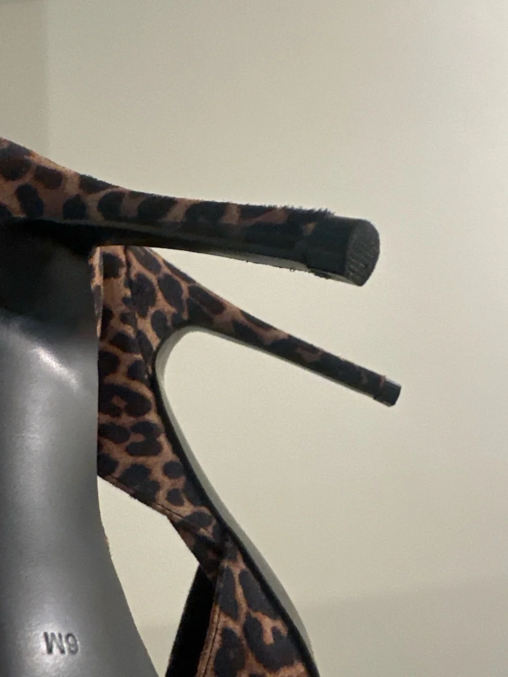 🐆 Marc Fisher Leopard Print D’Orsay Stiletto Pumps | Size 6